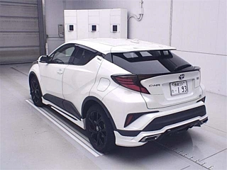 TOYOTA C-HR 2021