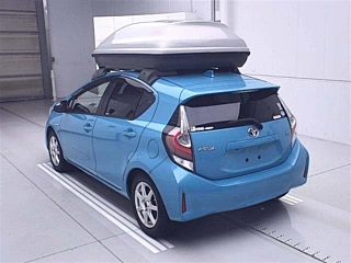 TOYOTA AQUA 2017