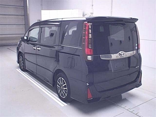 TOYOTA NOAH 2016