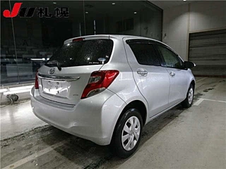 TOYOTA VITZ 2016
