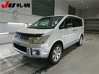 MITSUBISHI DELICA D5 2010