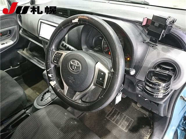 TOYOTA VITZ 2014