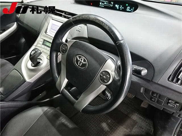 TOYOTA PRIUS 2013