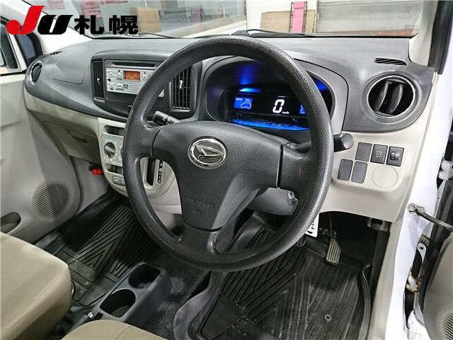 DAIHATSU MIRA E S 2012