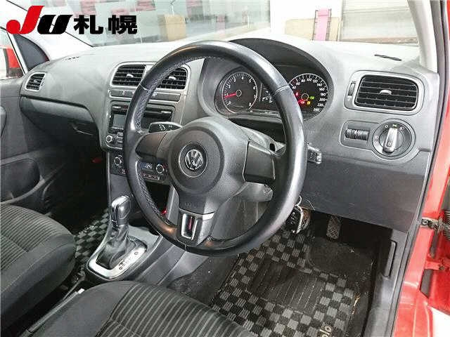 VOLKSWAGEN POLO 2013