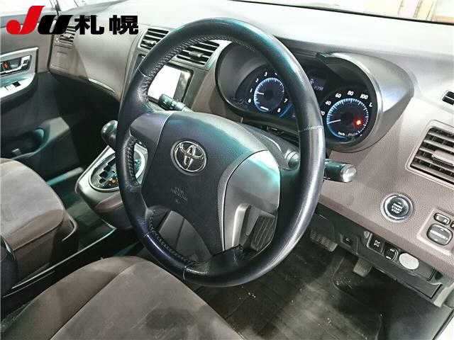 TOYOTA MARK X ZIO 2009