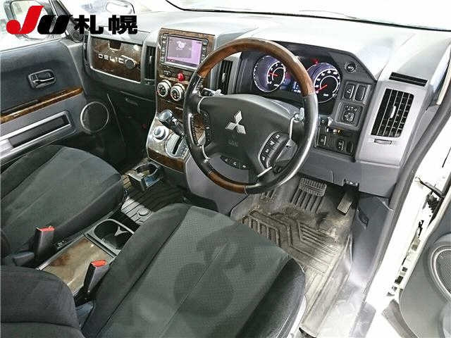 MITSUBISHI DELICA D5 2010