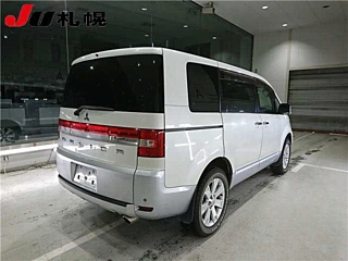 MITSUBISHI DELICA D5 2010