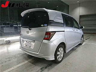 HONDA FREED 2010