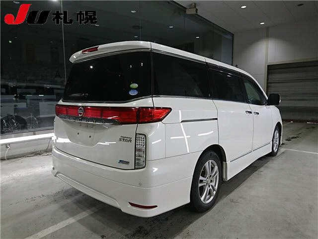 NISSAN ELGRAND 2010