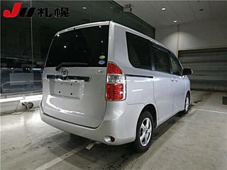 TOYOTA NOAH 2008