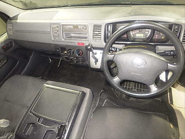 TOYOTA HIACE VAN 2012