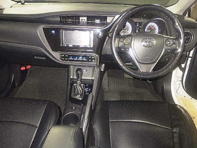 TOYOTA AURIS 2016