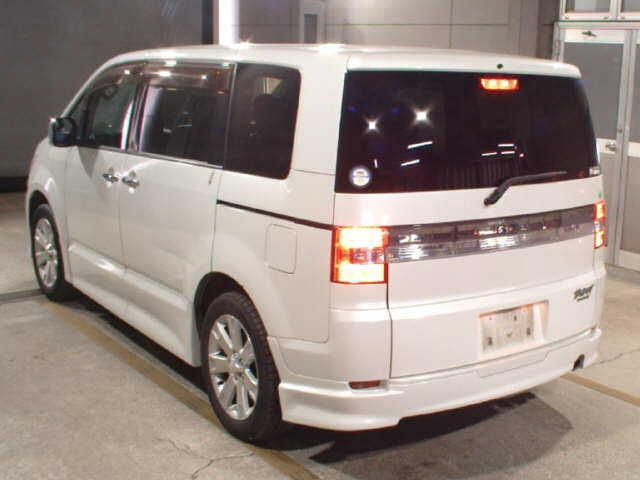MITSUBISHI DELICA D5 2010
