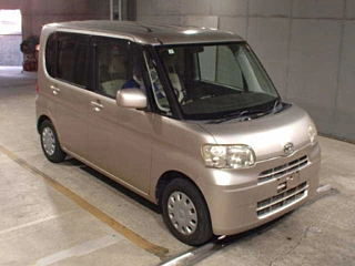 DAIHATSU TANTO 2009