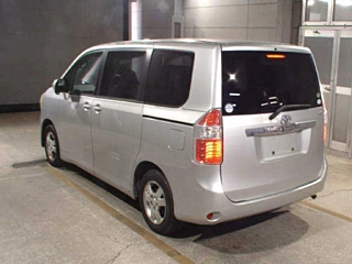 TOYOTA NOAH 2008