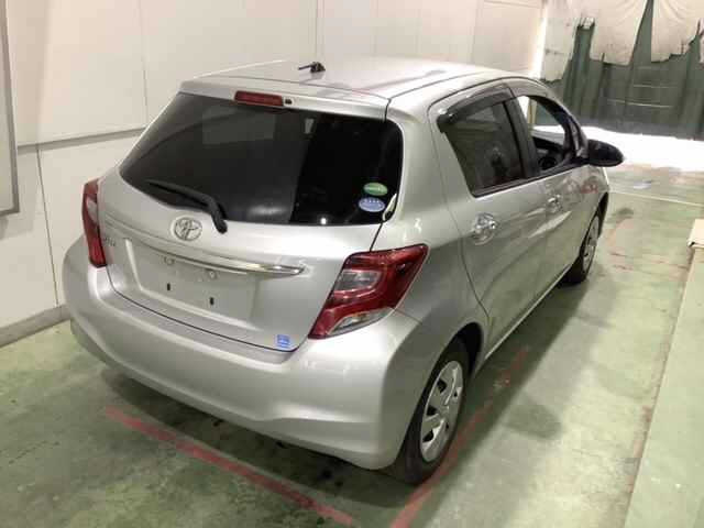 TOYOTA VITZ 2016