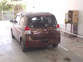 TOYOTA SPADE 2013