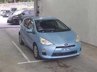 TOYOTA AQUA 2012