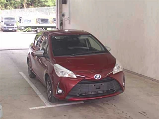 TOYOTA VITZ 2017