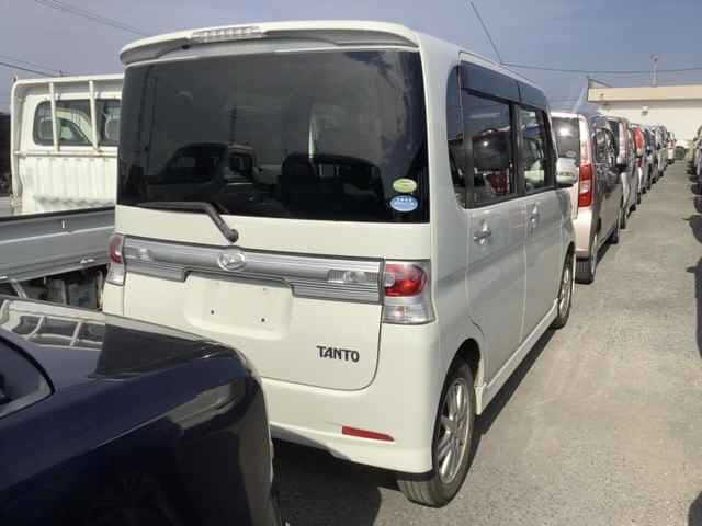 DAIHATSU TANTO 2010