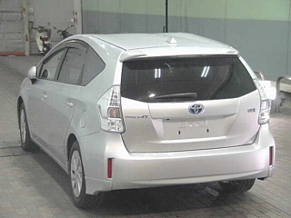TOYOTA PRIUS ALPHA 2014