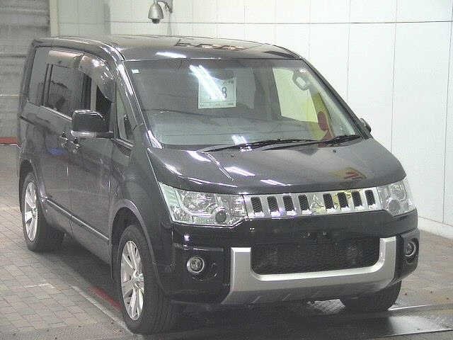 MITSUBISHI DELICA D5 2014