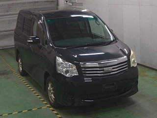 TOYOTA NOAH 2012