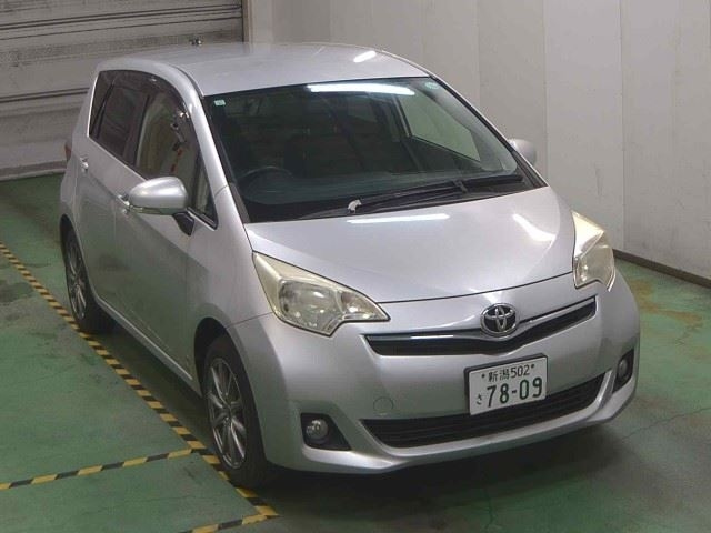 TOYOTA RACTIS 2013