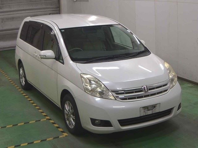 TOYOTA ISIS 2010