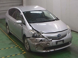 TOYOTA PRIUS ALPHA 2013