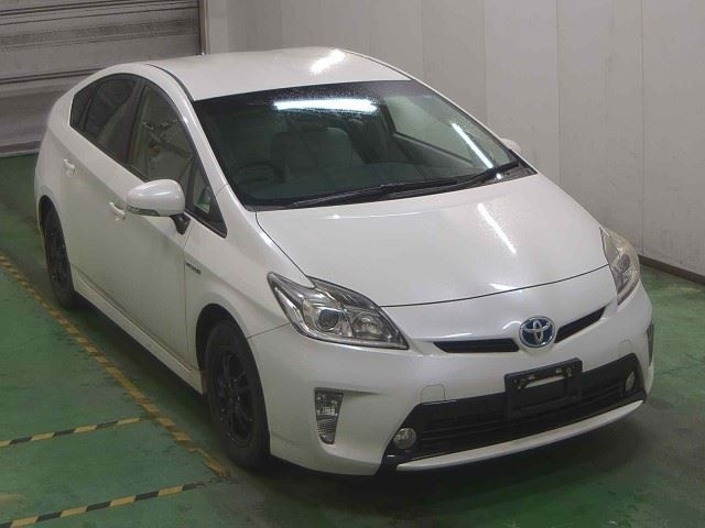 TOYOTA PRIUS 2015