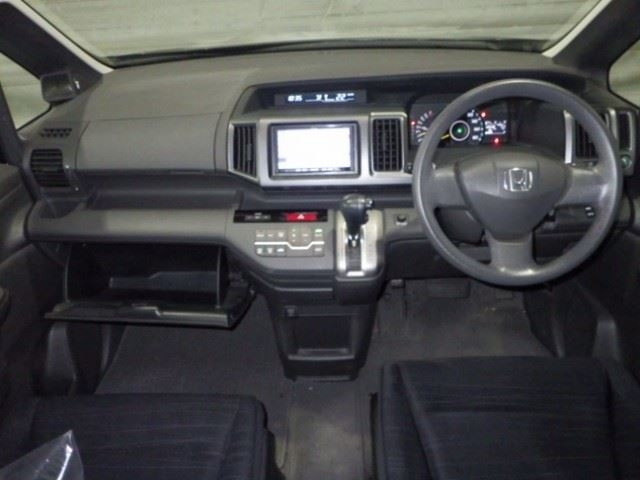 HONDA STEP WAGON 2012