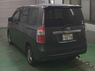TOYOTA NOAH 2008