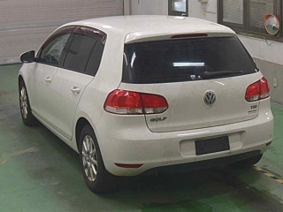 VOLKSWAGEN GOLF 2010