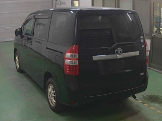 TOYOTA NOAH 2012