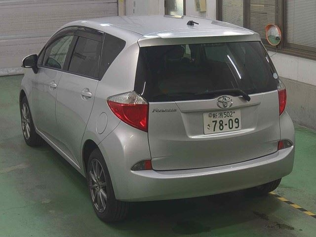 TOYOTA RACTIS 2013