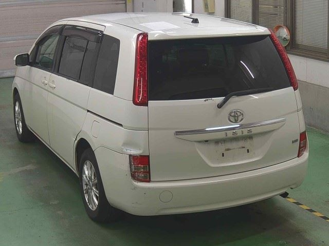 TOYOTA ISIS 2010