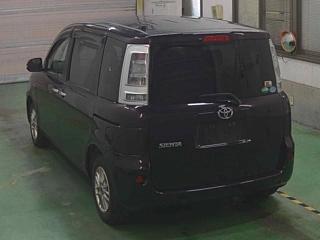 TOYOTA SIENTA 2012