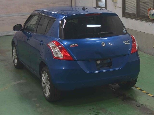 SUZUKI SWIFT 2015