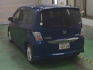 HONDA FREED 2013