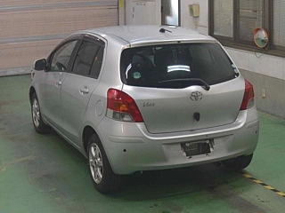 TOYOTA VITZ 2010