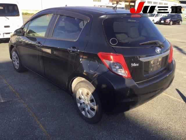 TOYOTA VITZ 2013