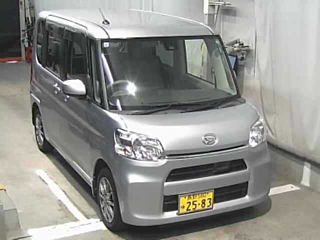 DAIHATSU TANTO 2015