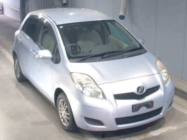 TOYOTA VITZ 2010