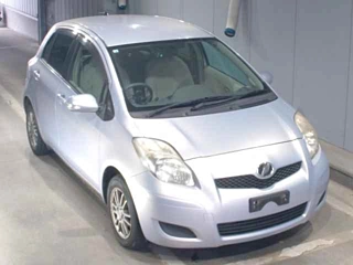 TOYOTA VITZ 2010