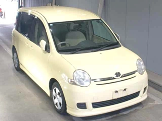 TOYOTA SIENTA 2010