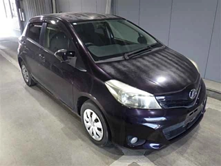 TOYOTA VITZ 2013