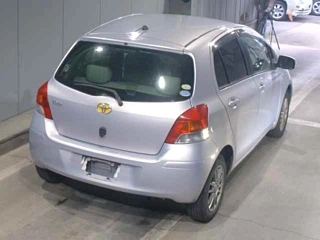 TOYOTA VITZ 2010