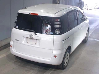 TOYOTA SIENTA 2010